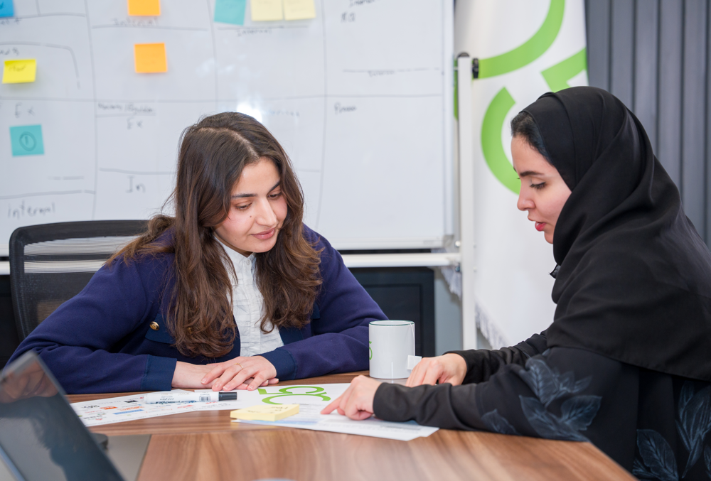 نُمكّن خدماتكم لتصبح أكثر تركيزًا على المستفيد، وتعظيمًا للقيمة، وتعزيزًا للمرونة والاستدامة بما يحقق أثرًا مستدامًا